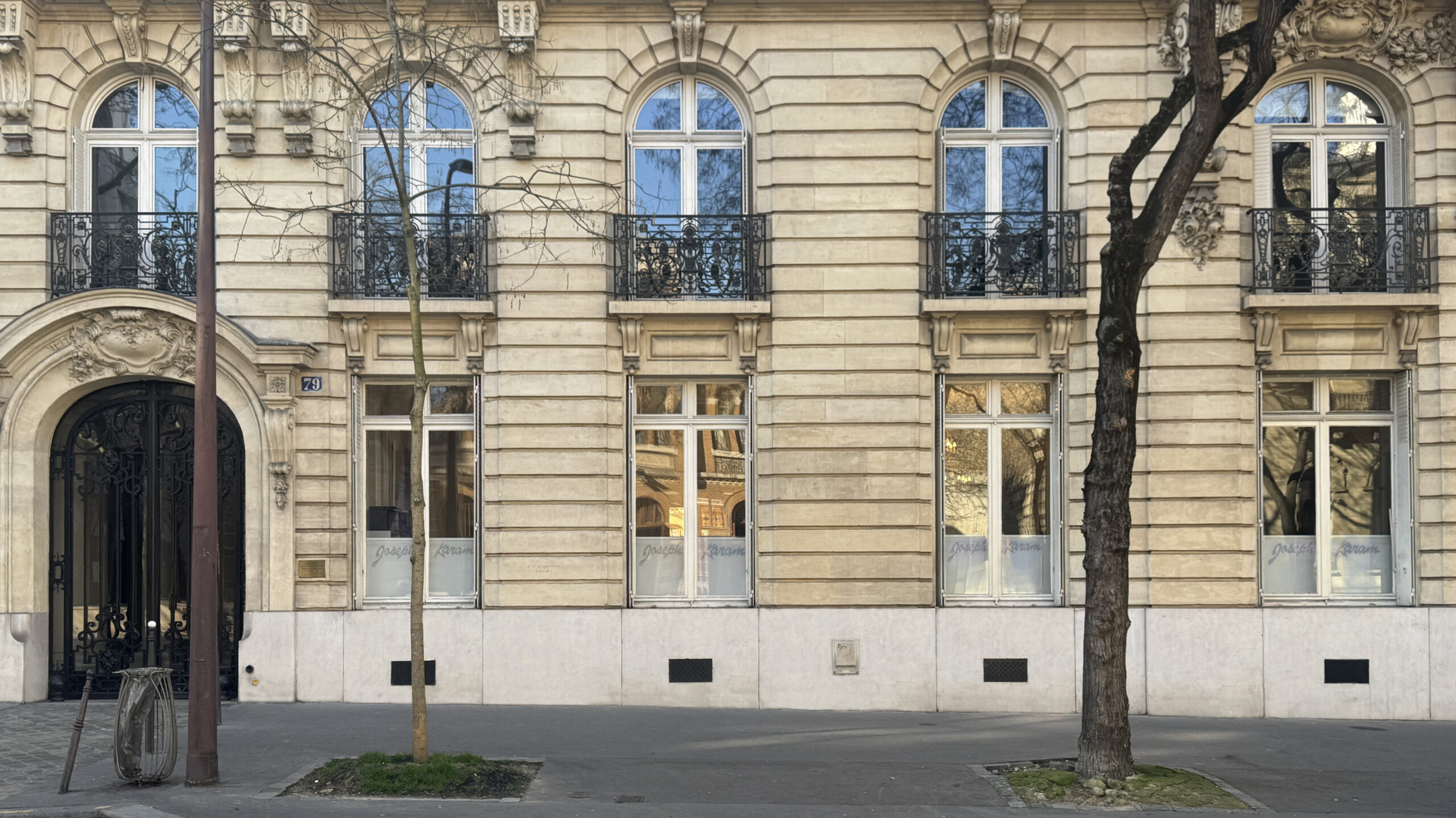 Devanture bureau JK Paris